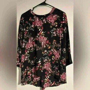 Women’s S est1946 blouse with lace detail EUC